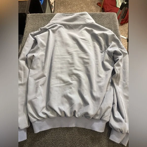 Halo Blue Grey Formation Jogger Top Scrub- Size S - Picture 2 of 4